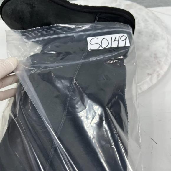 Ugg Womens 6 Black Genuine Leather & Sheepskin Tall Winter Boots Snow Sports Fun - Picture 16 of 16